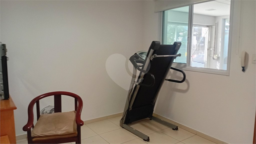 Sobrado à venda com 4 quartos, sendo 2 suítes,  em Vila Gilda, Santo André, SP