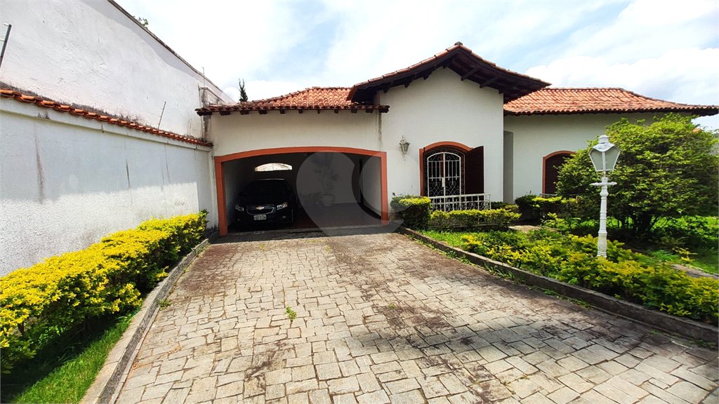Casa Térrea à venda com 3 quartos, sendo 2 suítes, em Vila Oliveira, Mogi das Cruzes, SP