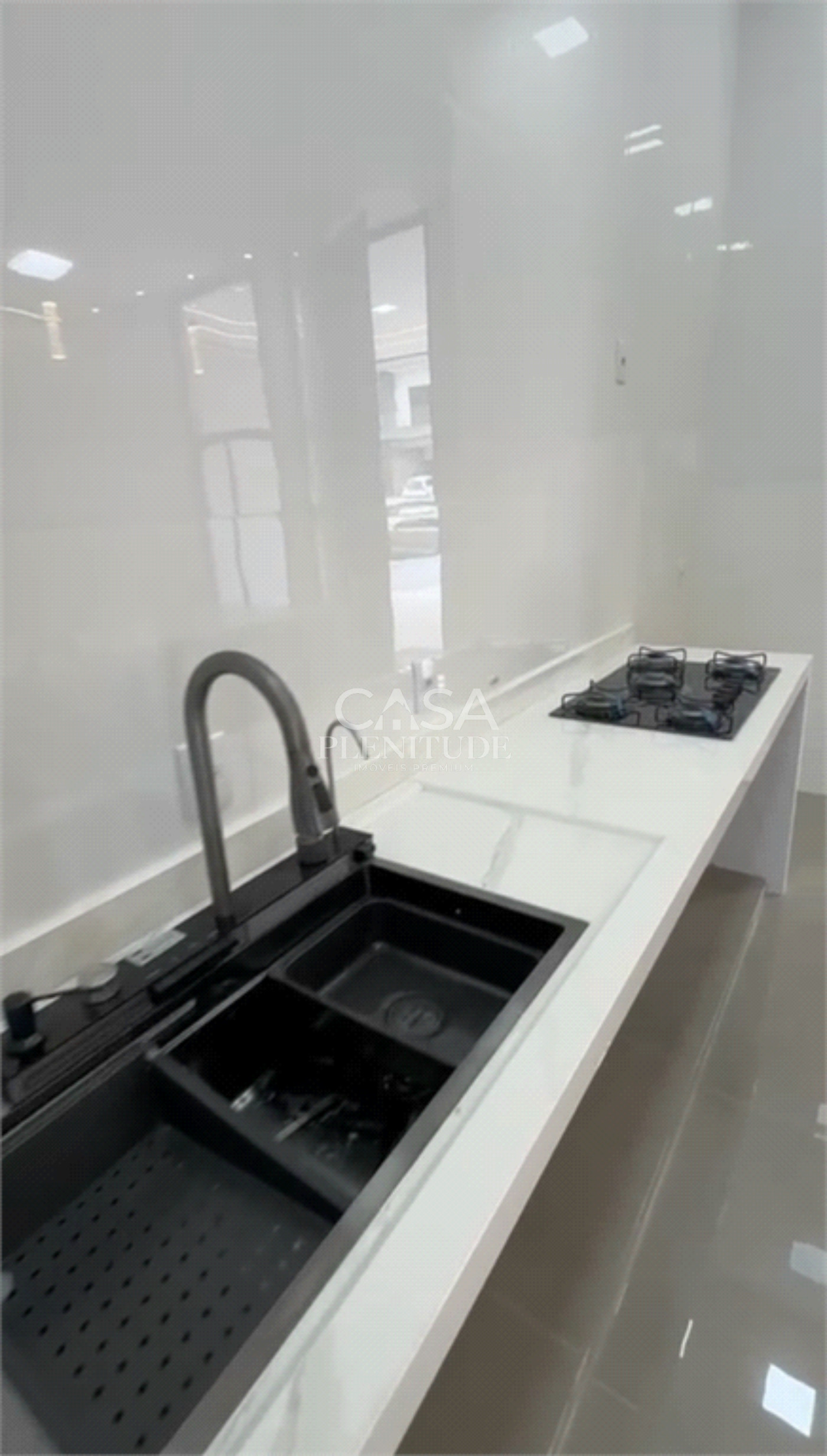 Casa em condomínio à venda com 3 suítes em Wanel Ville, Sorocaba, SP