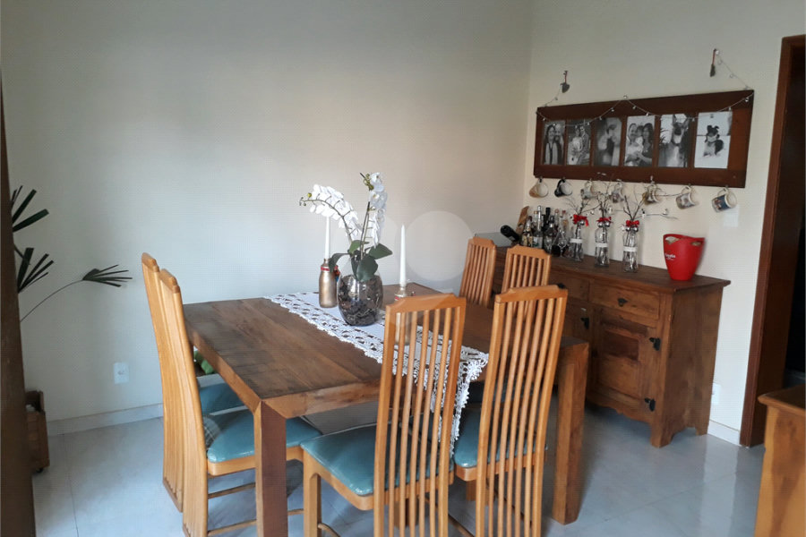 Sobrado à venda com 3 quartos, sendo 1 suíte, em Tremembé, São Paulo, SP