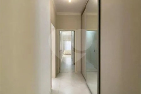 Casa à venda com 4 suítes no condomínio Ipê Velho, Vinhedo - SP
