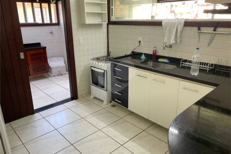 Casa em condomínio à venda com 2 quartos, sendo 1 suíte,  em Portal da Ferradura, Armação dos Búzios, RJ
