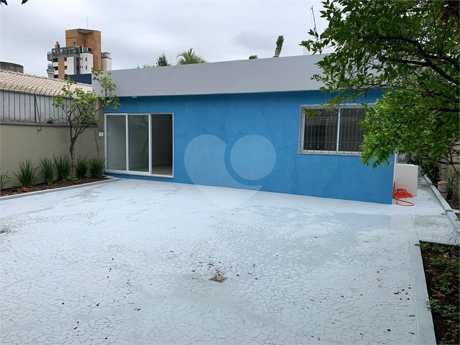 Sobrado à venda ou para alugar com 7 quartos, sendo 3 suítes, em Vila Mariana, São Paulo, SP