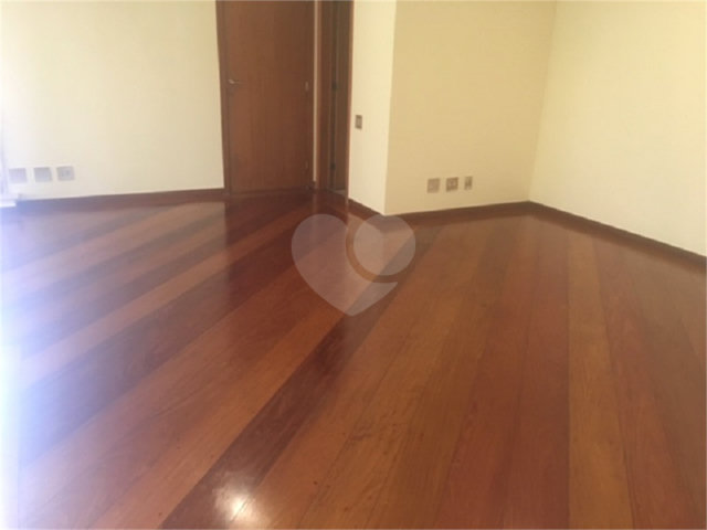 Apartamento para alugar com 3 quartos, sendo 1 suíte,  em Brooklin, São Paulo, SP