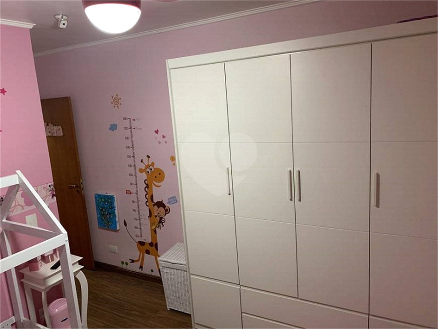 Casa à venda com 3 quartos, sendo 1 suíte, no condomínio Residencial Gabriela, São Paulo - SP