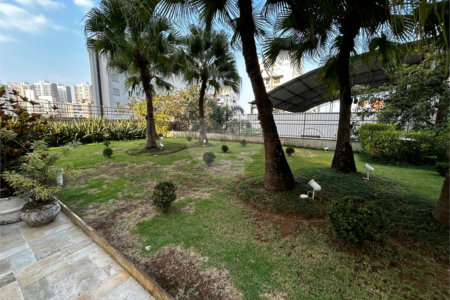 Apartamento à venda com 3 quartos, sendo 1 suíte,  em Vila Andrade, São Paulo, SP