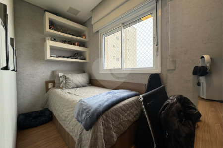 Apartamento à venda com 3 quartos, sendo 1 suíte,  em Jardim Leonor Mendes de Barros, São Paulo, SP