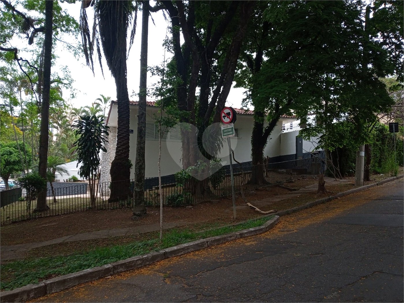 Casa Térrea à venda ou para alugar com 3 quartos, sendo 1 suíte, em Caxingui, São Paulo, SP
