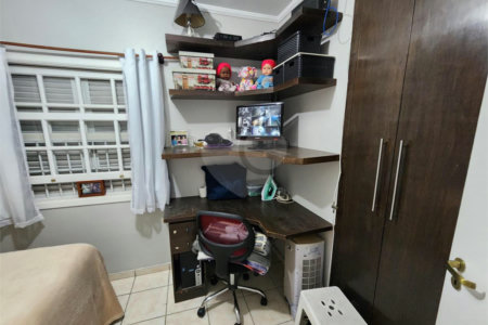 Sobrado à venda com 3 quartos, sendo 1 suíte,  em Jardim Ana Maria, São Paulo, SP