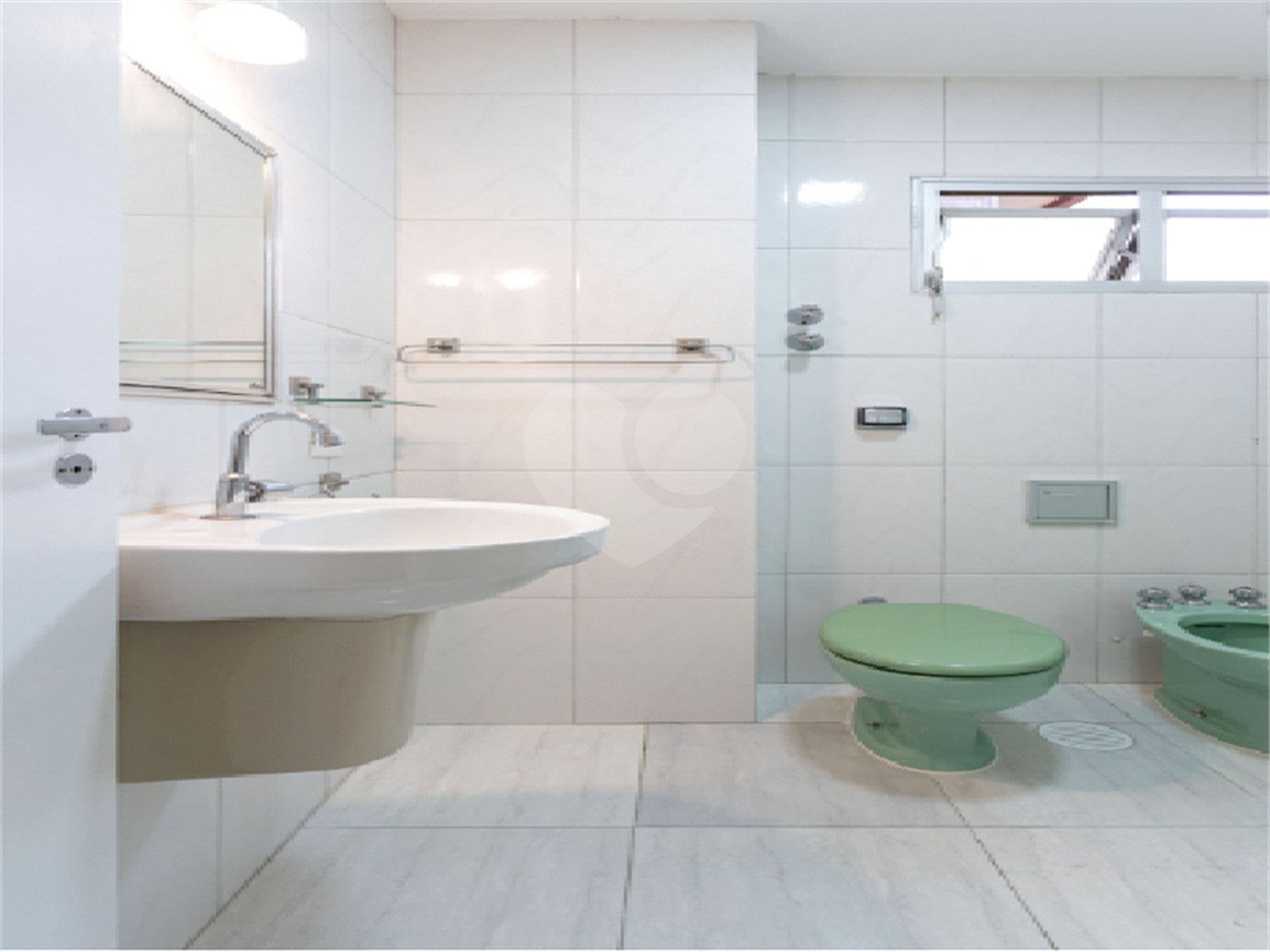 Apartamento à venda com 3 quartos, sendo 1 suíte, em Itaim Bibi, São Paulo, SP