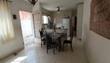 Casa à venda com 2 quartos, sendo 1 suíte,  em Reneville, Mairinque, SP