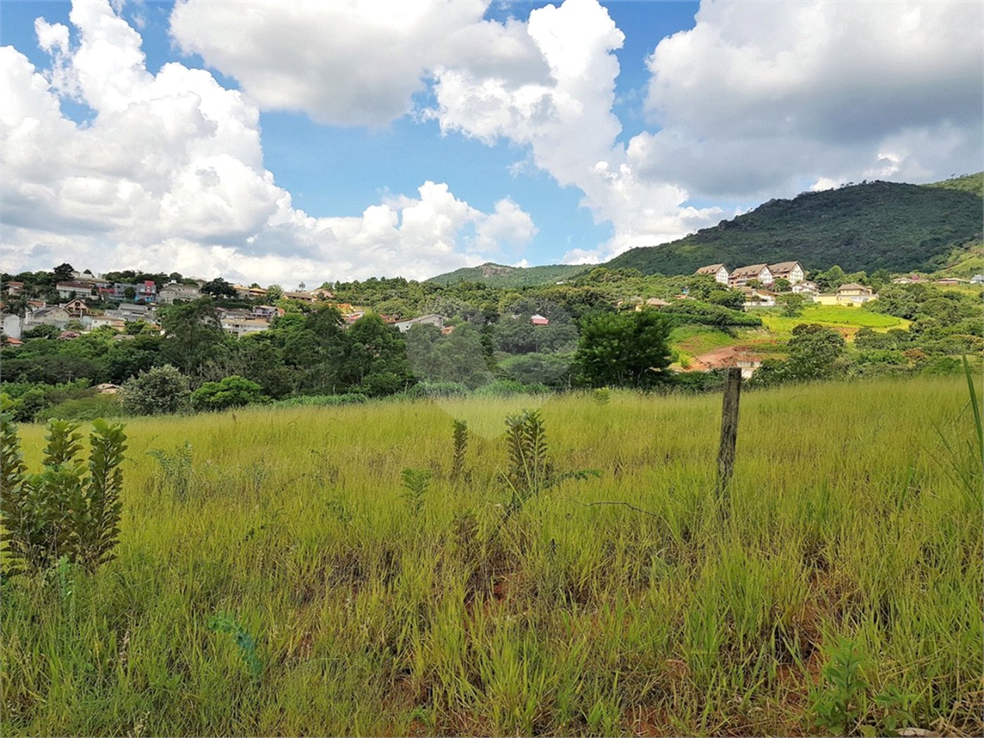 Terreno à venda em Jardim Maristela, Atibaia, SP