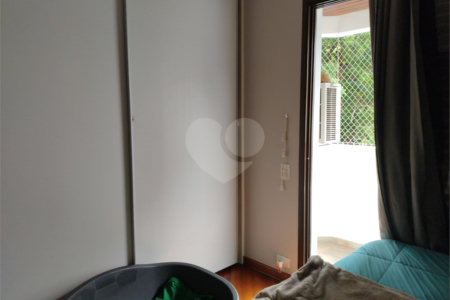Apartamento à venda com 4 quartos, sendo 1 suíte,  em Brooklin Paulista, São Paulo, SP