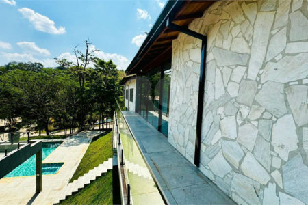 Casa à venda com 4 suítes no condomínio Associação Portal Ouro Verde, Atibaia - SP