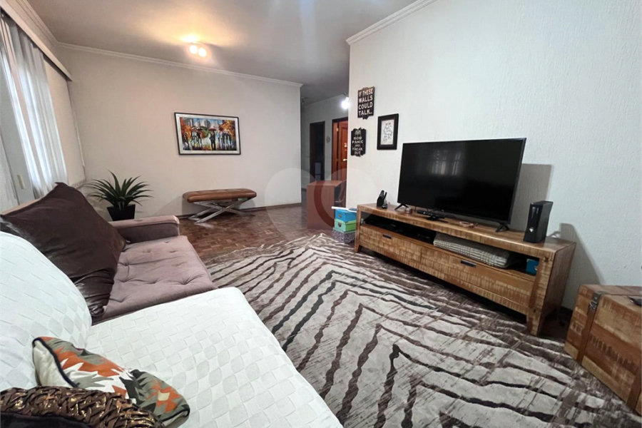 Casa à venda com 4 quartos, sendo 2 suítes, no condomínio Jornalista Américo Ariza, São Paulo - SP
