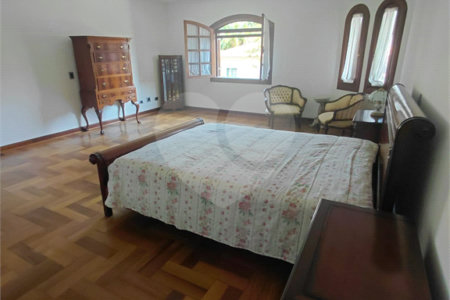 Casa à venda com 4 suítes no condomínio Ville Bourghese, São Paulo - SP