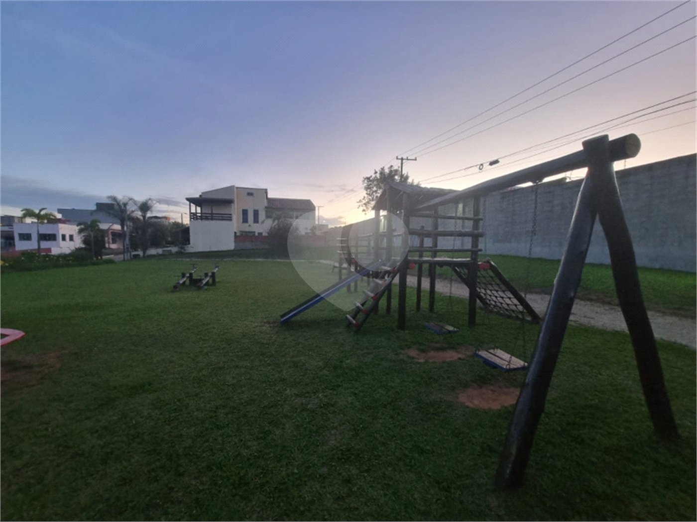 Casa à venda com 3 quartos, sendo 1 suíte,  no condomínio Jd Portugal, Sorocaba - SP