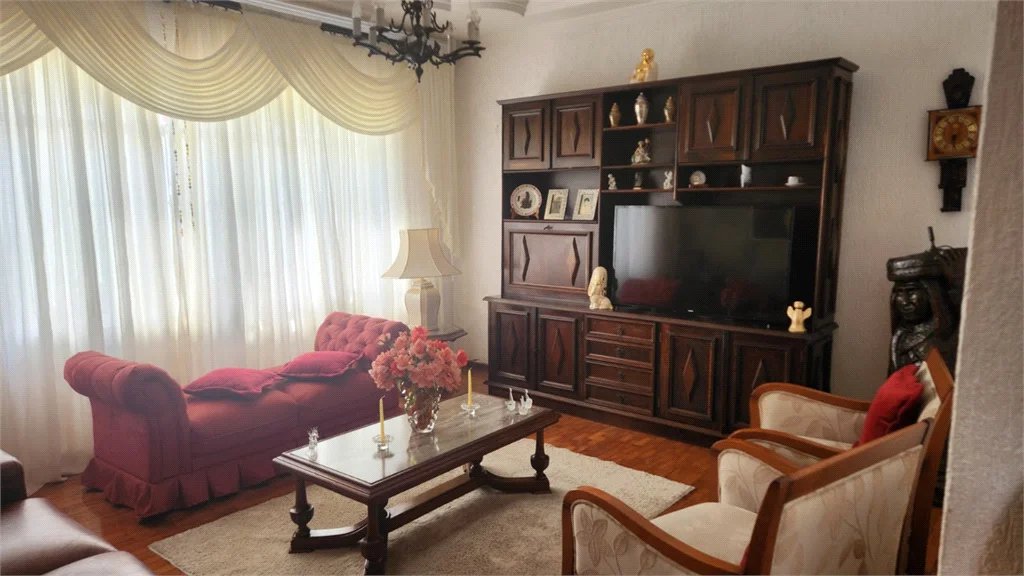 Casa à venda com 3 quartos, sendo 2 suítes, em Siciliano, São Paulo, SP