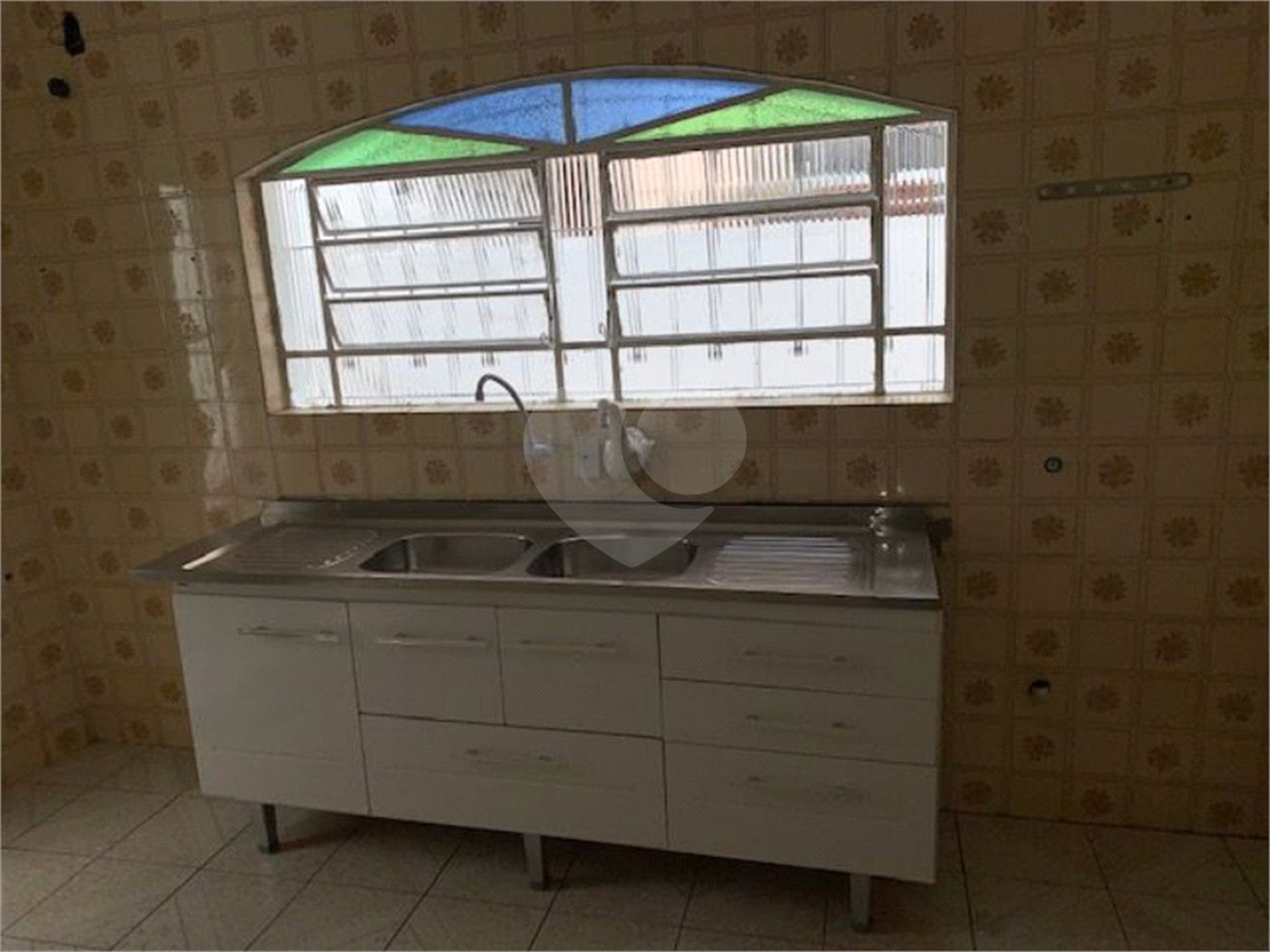 Sobrado à venda com 3 quartos, sendo 1 suíte, em Tremembé, São Paulo, SP