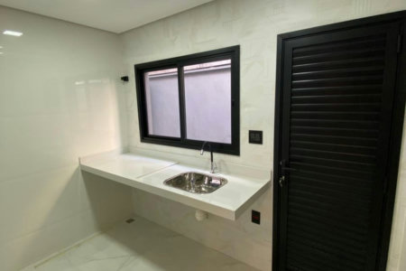 Casa à venda com 3 quartos, sendo 1 suíte, no condomínio Jardim Flamboyant, Hortolândia - SP