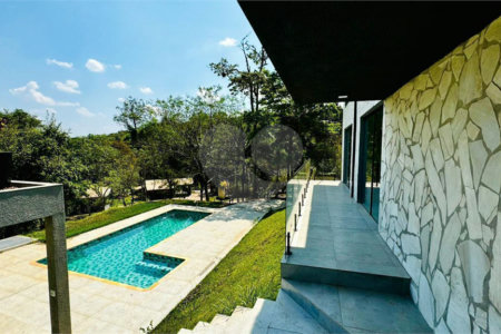 Casa à venda com 4 suítes no condomínio Associação Portal Ouro Verde, Atibaia - SP