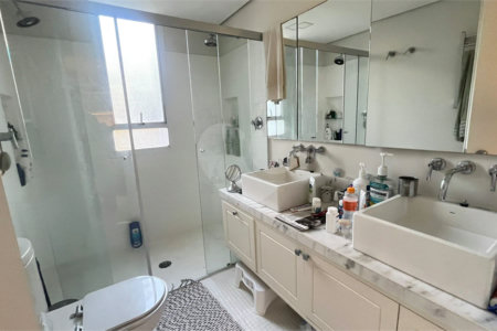 Apartamento à venda com 3 suítes em Vila Suzana, São Paulo, SP
