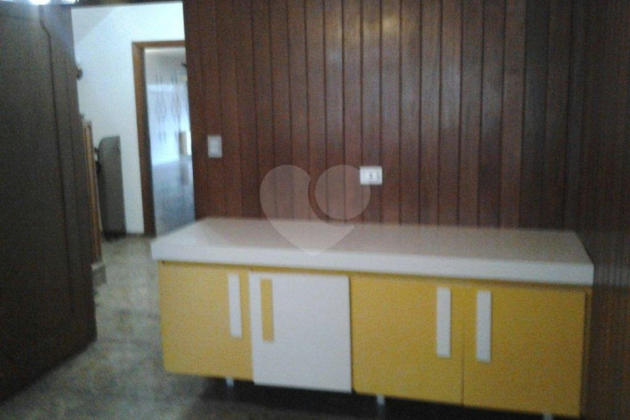 Sobrado à venda com 4 quartos, sendo 1 suíte, em Palmas do Tremembé, São Paulo, SP