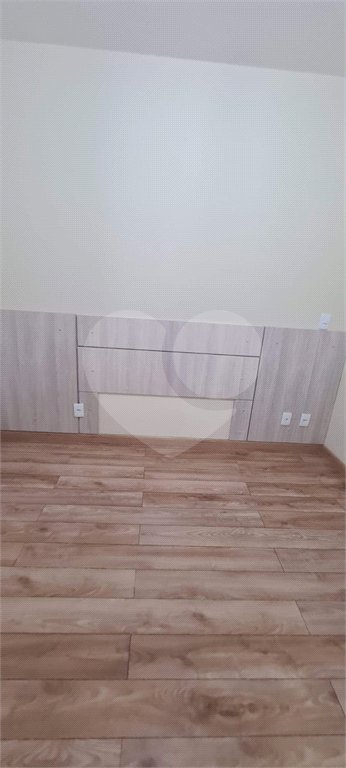 Casa à venda com 3 quartos, sendo 1 suíte, no condomínio Alvorada Parque Vitória, São Paulo - SP