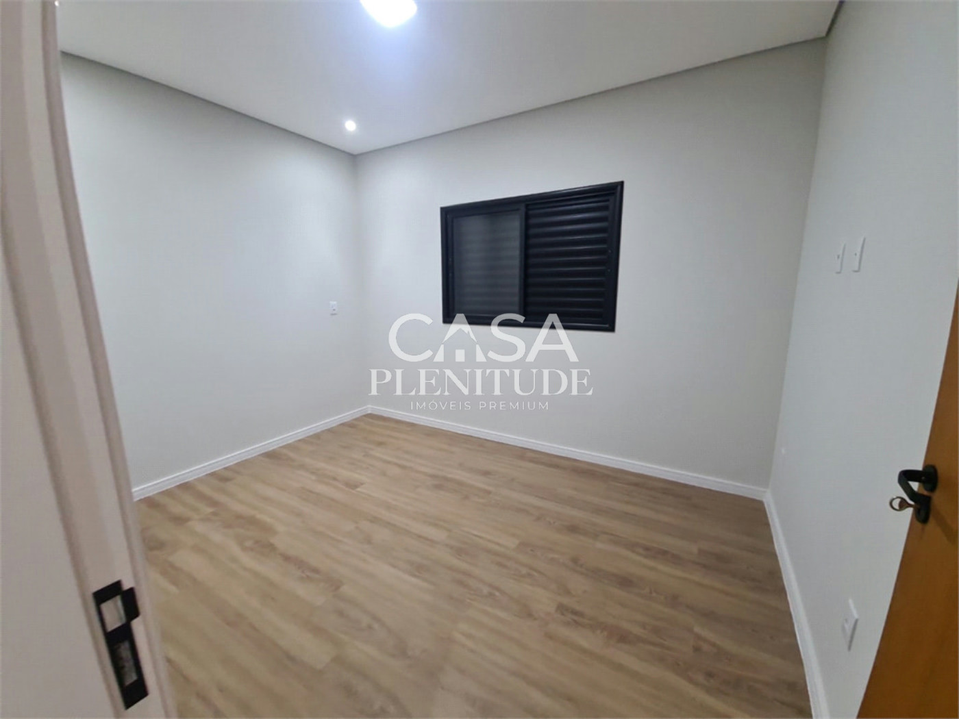 Casa em condomínio à venda com 3 quartos, sendo 1 suíte,  em Jardim Novo Horizonte, Sorocaba, SP
