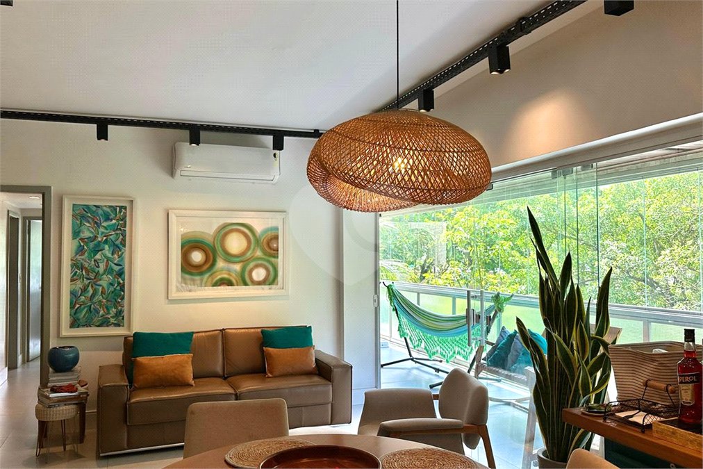 Apartamento à venda com 3 quartos, sendo 1 suíte, em Lagoa, Rio de Janeiro, RJ