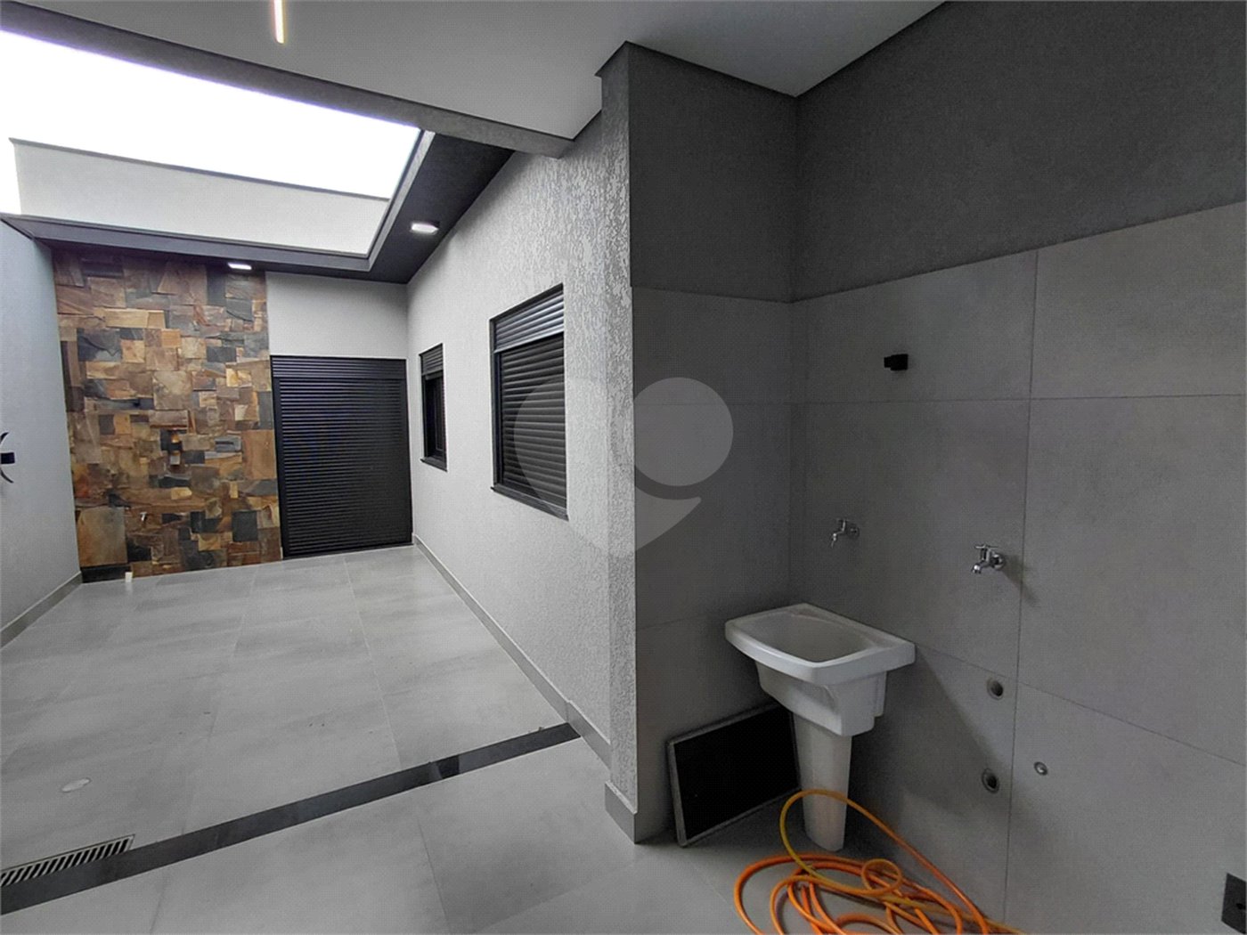 Casa à venda com 3 quartos, sendo 1 suíte, no condomínio Park Real Indaiatuba, Indaiatuba - SP