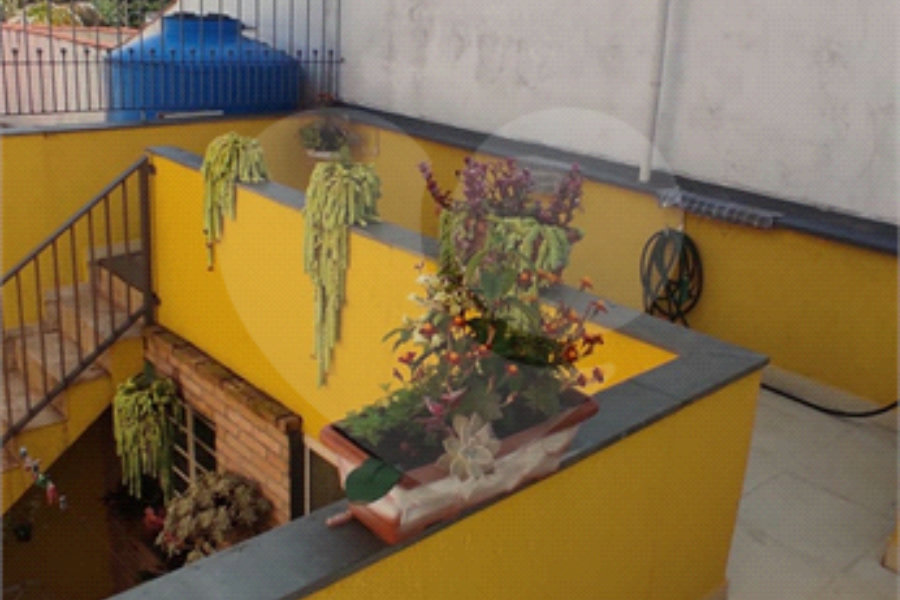Casa à venda com 3 quartos, sendo 1 suíte,  no condomínio Residencial Vila Irmãos Arnoni, São Paulo - SP