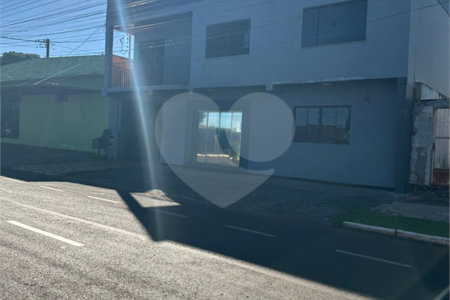 Sobrado à venda ou para alugar com 4 quartos, sendo 2 suítes, em Vila Lacíria, Ponta Porã, MS
