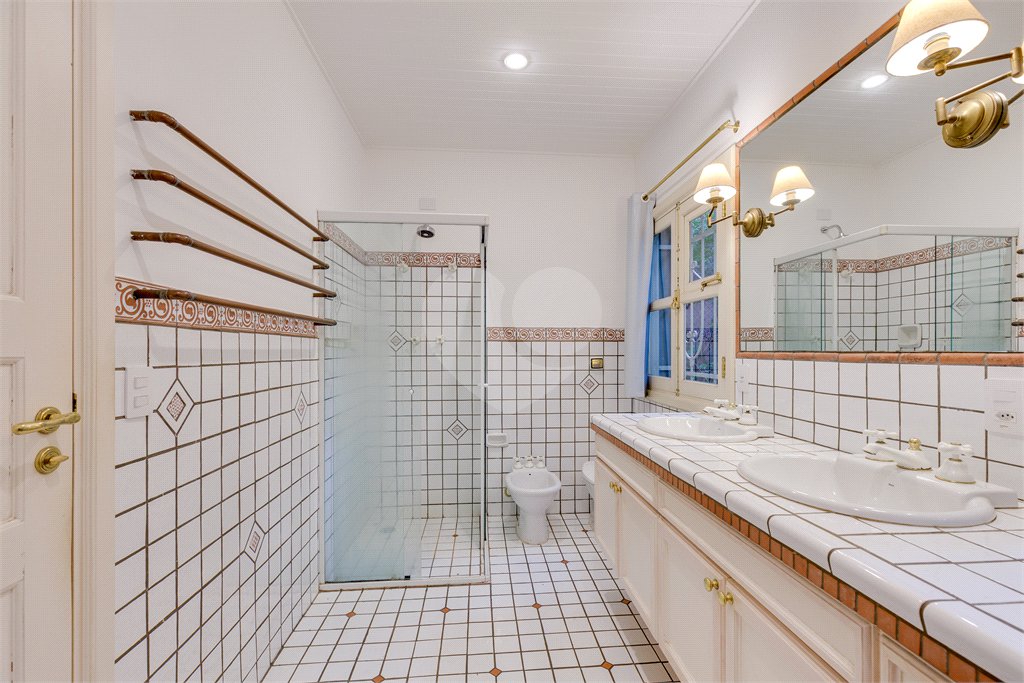 Casa à venda com 4 suítes no condomínio Chácara Flora, São Paulo - SP