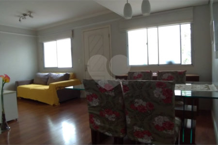 Casa à venda com 3 quartos, sendo 1 suíte, no condomínio Jardim Previdencia, São Paulo - SP