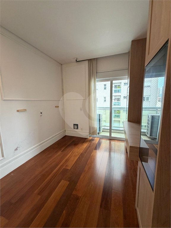 Apartamento à venda com 4 quartos, sendo 3 suítes, em Itaim Bibi, São Paulo, SP