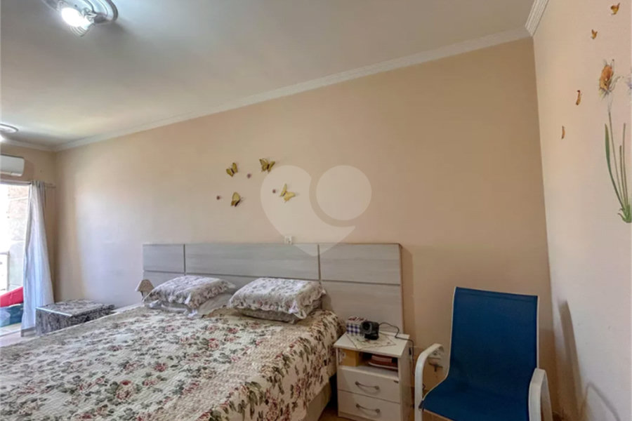Sobrado à venda com 3 quartos, sendo 1 suíte, em Vila Mangalot, São Paulo, SP