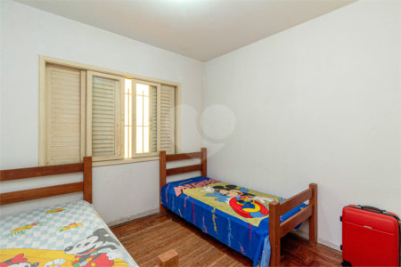 Casa Térrea à venda com 4 quartos, sendo 1 suíte, em Parque Jabaquara, São Paulo, SP