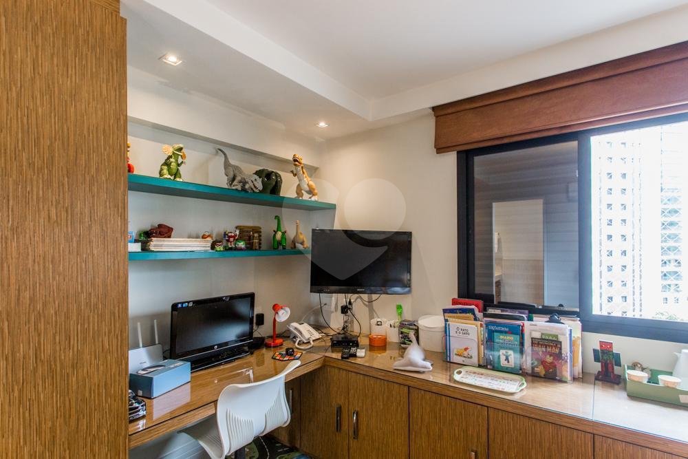 Apartamento à venda com 3 suítes em Campo Belo, São Paulo, SP