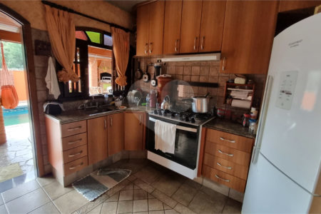 Casa à venda com 4 quartos, sendo 2 suítes, no condomínio Aruã Eco Park, Mogi das Cruzes - SP