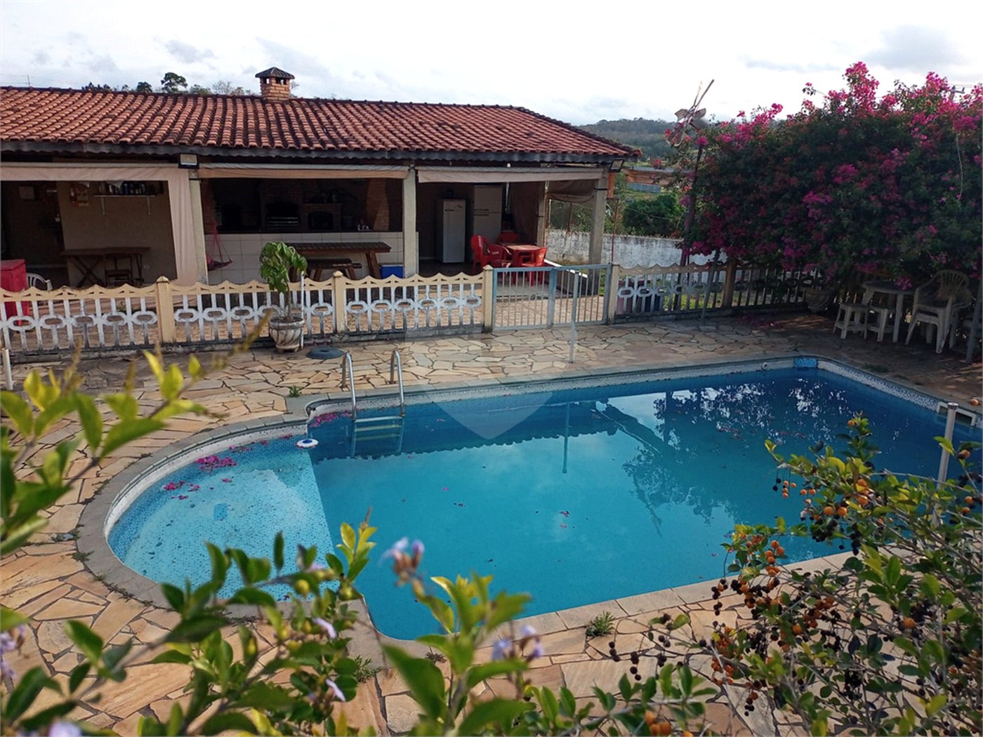 Casa à venda com 3 quartos, sendo 1 suíte, em Chácaras Guanabara, Guararema, SP
