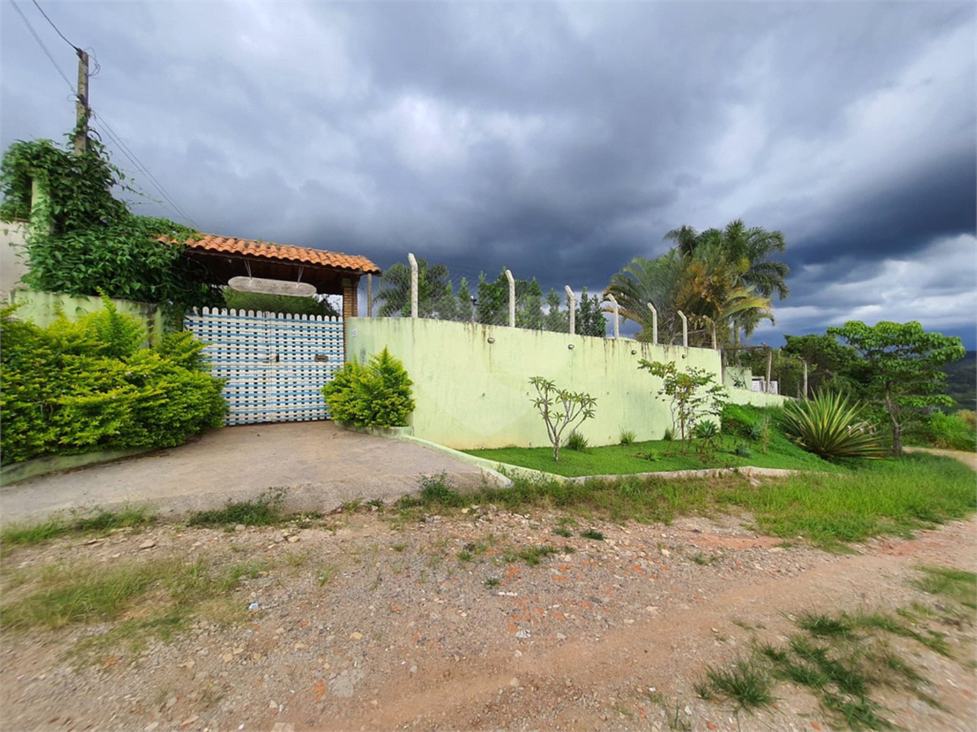 Chácara à venda com 3 quartos, sendo 2 suítes,  em Estância San Remo, Atibaia, SP