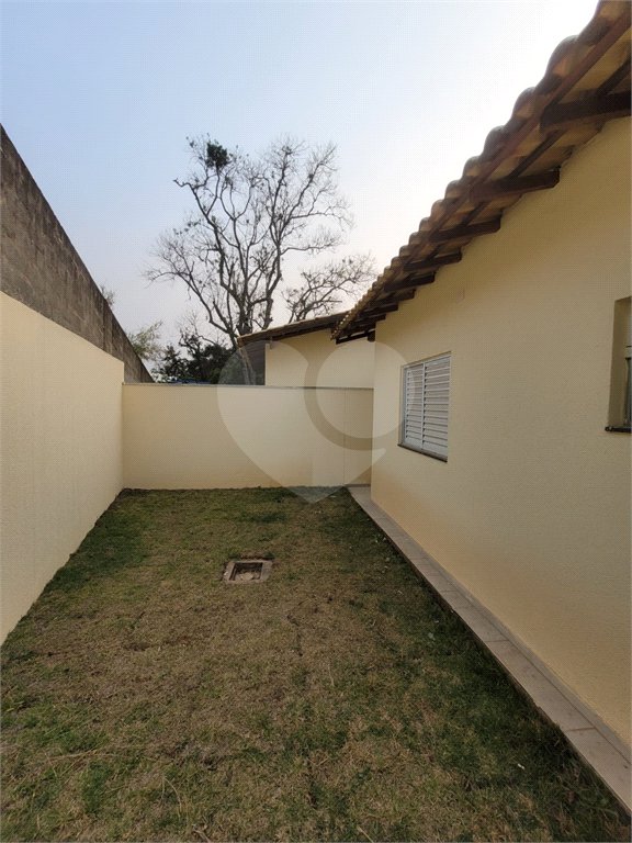 Casa à venda com 3 quartos, sendo 1 suíte, no condomínio Vale dos Gansos, Mairiporã - SP