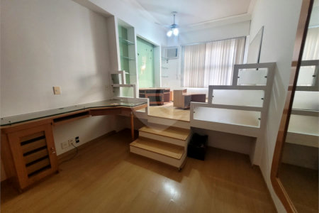Apartamento à venda com 4 quartos, sendo 1 suíte, em Copacabana, Rio de Janeiro, RJ