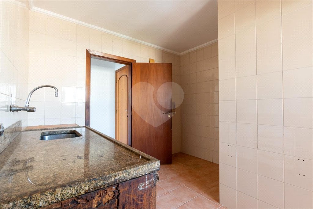 Apartamento à venda com 3 quartos, sendo 1 suíte, em Vila Mariana, São Paulo, SP