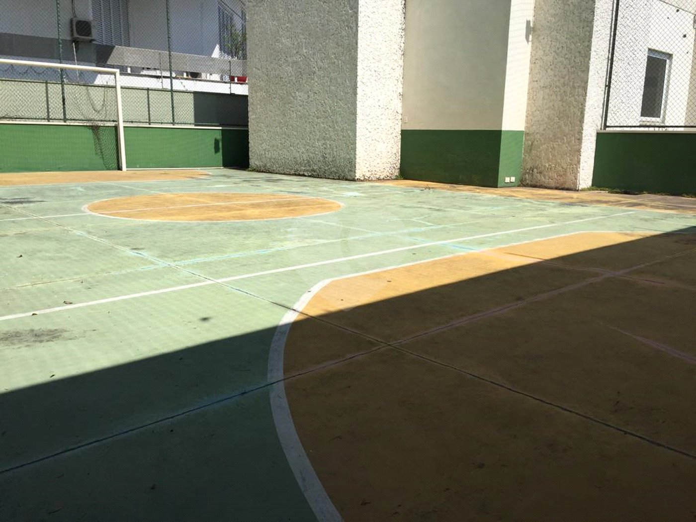 Sobrado à venda ou para alugar com 7 quartos, sendo 4 suítes,  em Cidade Jardim, São Paulo, SP