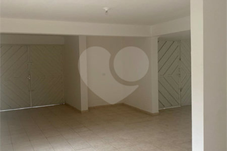 Sobrado à venda ou para alugar com 3 quartos, sendo 1 suíte, no Centro, Salto, SP