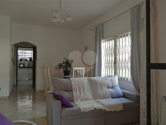 Casa Térrea à venda com 4 quartos, sendo 1 suíte,  em Jardim Regina, São Paulo, SP