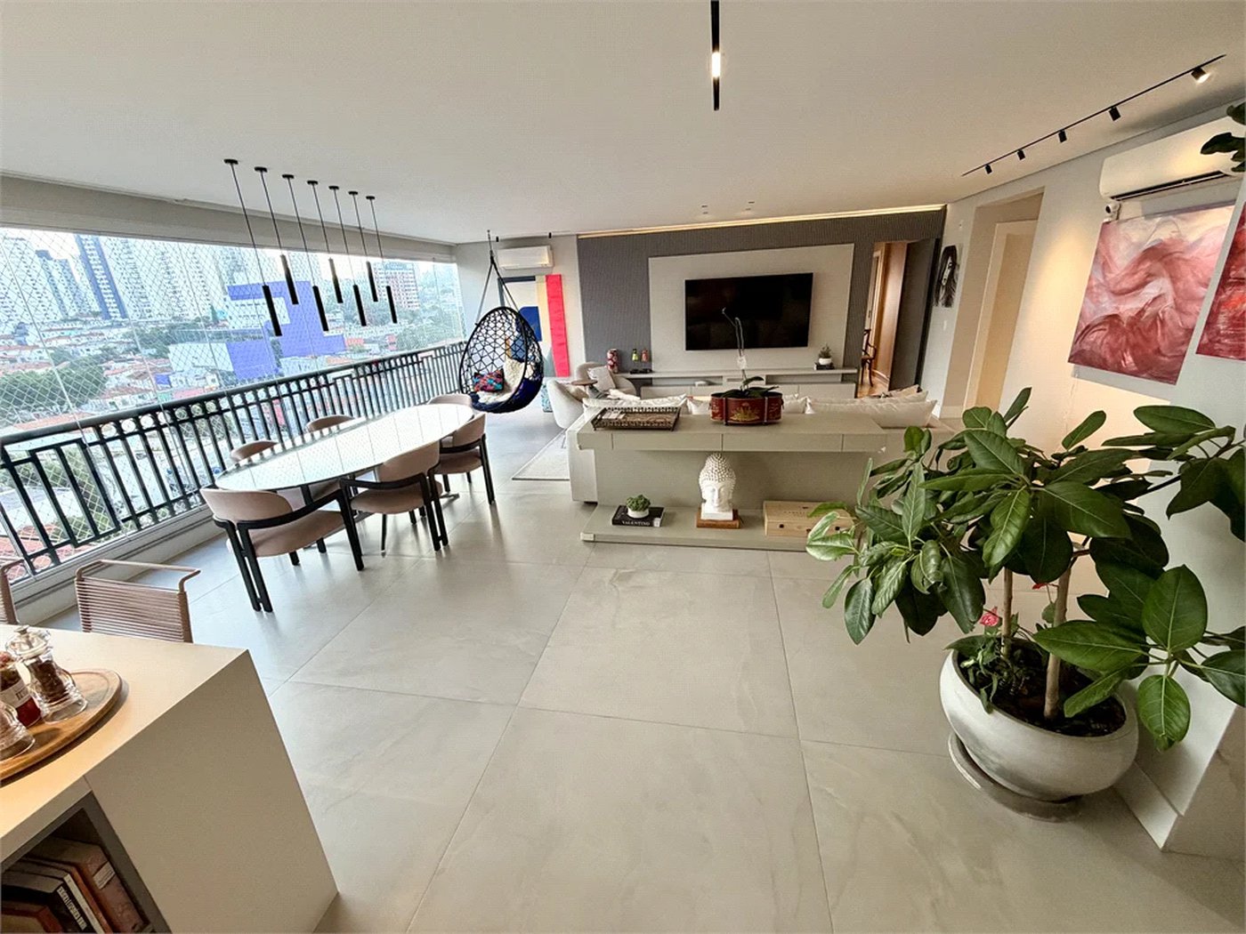 Apartamento à venda com 3 suítes em Vila Romana, São Paulo, SP