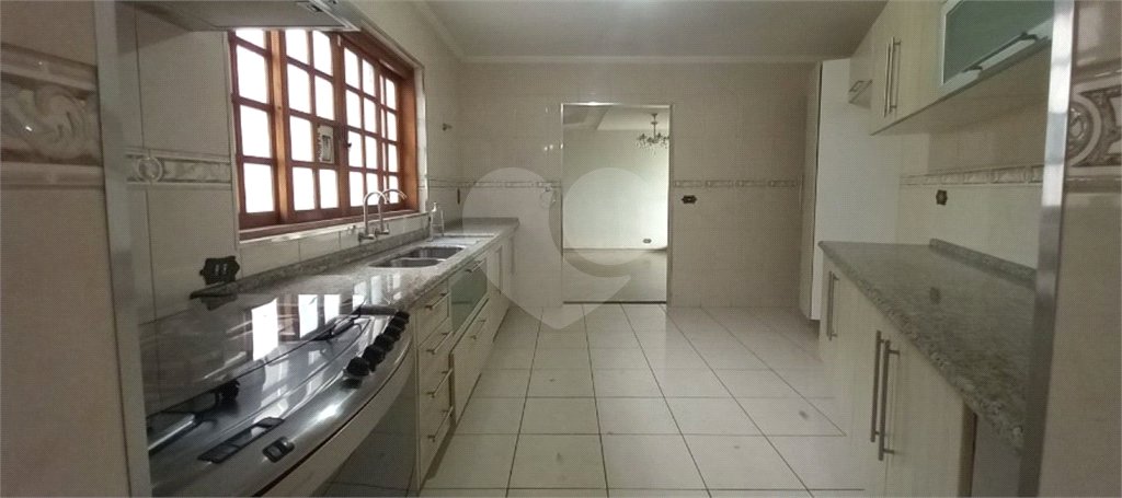 Sobrado para alugar com 3 quartos, sendo 1 suíte, em Parque Maria Domitila, São Paulo, SP
